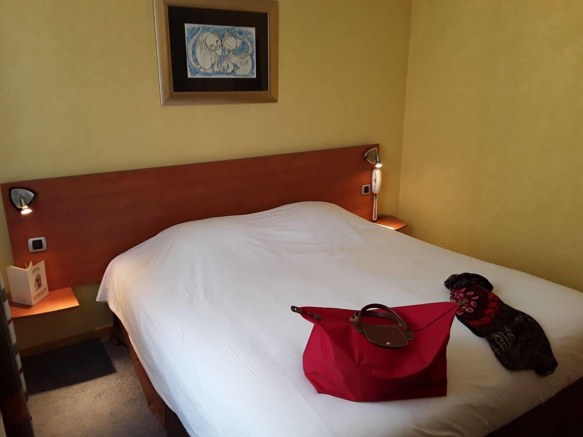 In Situ Hotel Валансьен Экстерьер фото